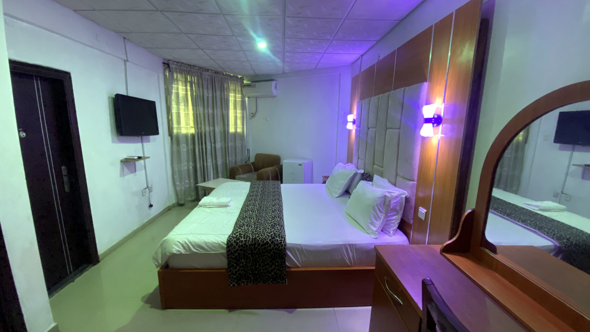 Guest room — wardrobe and entertainment area