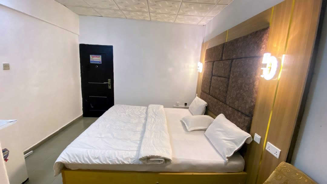 Delux Special — restful king bedroom